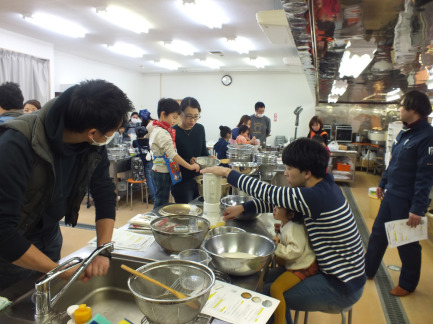 【画像】親子で豆腐作り