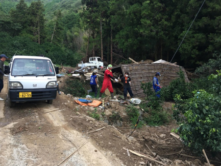 【画像】2018年９月瓦礫撤去　西日本豪雨災害支援活動：愛媛県宇和島市